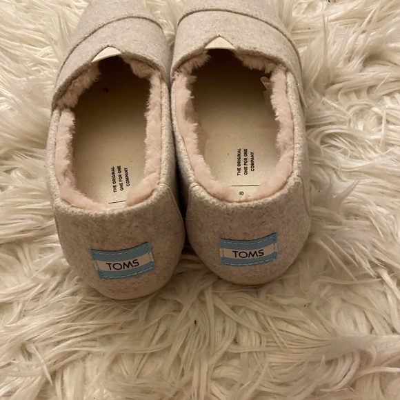 Tom’s slip on shoes with fur lining - Picture 3 of 7